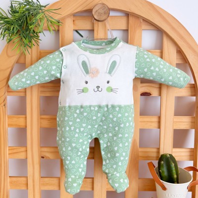 Macacão Trape Zape- Coelhinha com Flor Amarela - Verde com Coraçãozinho  